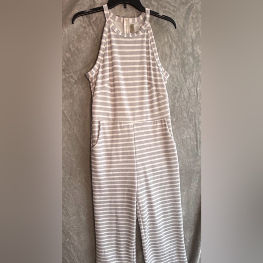 ePretty Small Stripe Sleeveless Halter Jumpsuit with Zipper Pockets Gray White